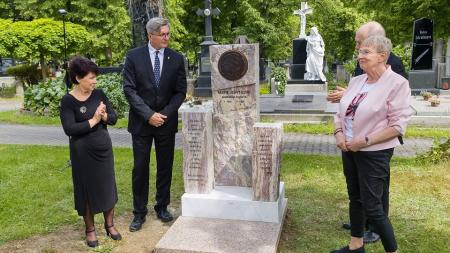 Plzeň zřídila čestný hrob sochařky, medailérky a čestné občanky Marie Uchytilové