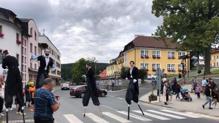 Železnorudské slavnosti zvou na pestrý program plný zážitků, šumavskou noční oblohu rozzáří unikátní světelná show dronů