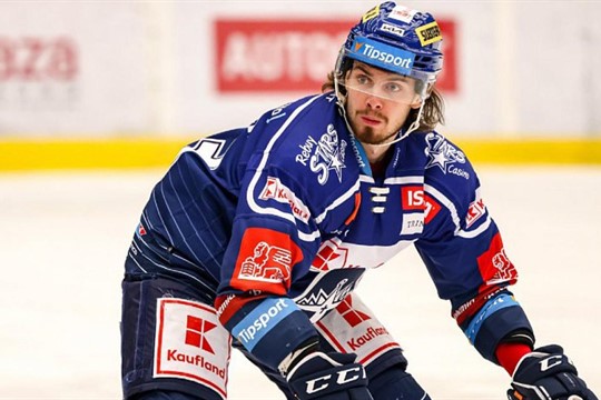 Třetí posila do obrany. Hokejovou Plzeň posílí bek z Kladna