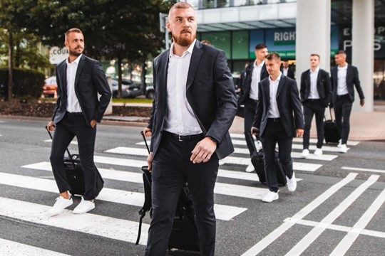 Fotbalisté Plzně odletěli do Barcelony, klub zve na promítání v pivovaru