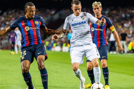 Bez překvapení. Plzeň na Barcelonu nestačila, dočkala se alespoň čestné branky