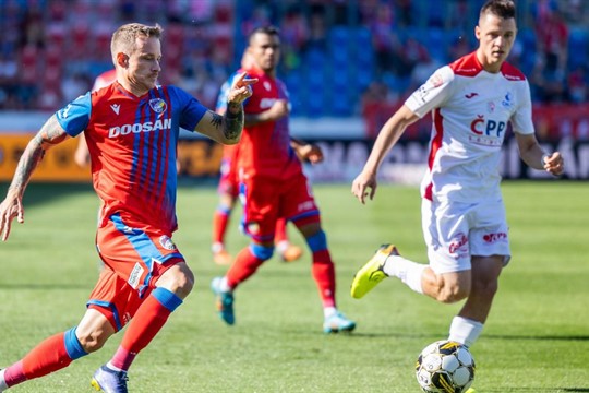 Fotbalová Plzeň ruší sobotní přípravny zápas, kabinou prochází viróza