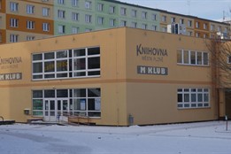 Skvrňanský M-klub zve v únoru na besedu, koncert, film i divadelní...