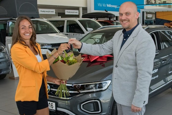 Autocentrum Šmucler fandí olympioničce Tereze Petržilkové, podpoří ji na dalších pět let