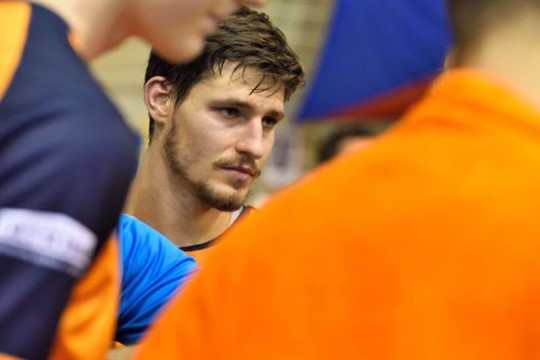 Strašně jsem se chtěl rozloučit titulem, těší házenkáře Tomáše Nejdla. Míří do Polska