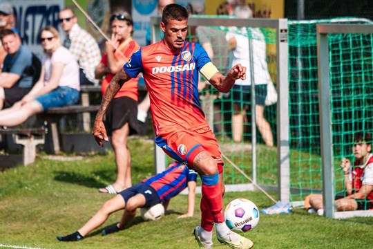 Kliment dovedl Viktorii k jasné výhře s kapitánskou páskou. Asi stárnu, smál se útočník Plzně