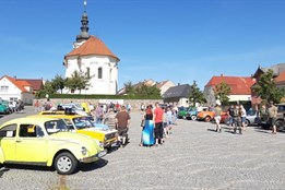 Černošín patřil v sobotu historickým vozidlům!