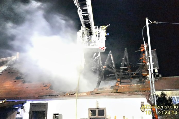 Na severním Plzeňsku hořelo stavení. Zapálil ho někdo úmyslně?