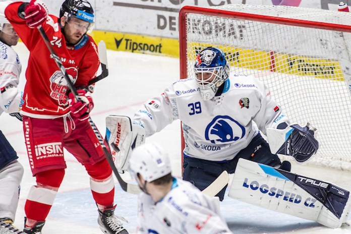 Pavlát (zatím) zůstává. Plzeň odmítla nabídku Pardubic!