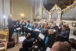 V zaplněném kostele na Chodském náměstí zazněla Stabat mater