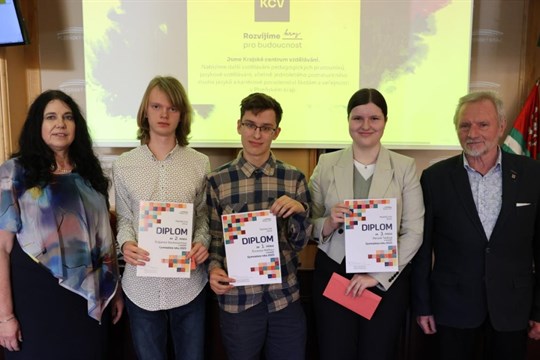 Gymnazisté z celého kraje změřili síly v soutěži Gymnazista roku, z vítězství se raduje Plzeň