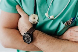 Zaměstnancům nemocnic Plzeňského kraje se navýší mzdy: Kraj jim...