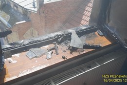 V bytovém domě v Bezručově ulici v Plzni hořelo