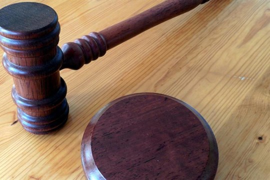 Za pobodání žáků v Domažlicích poslal soud čtrnáctiletou dívku do ústavu