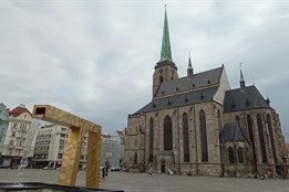 Marek Eben uvede v plzeňské katedrále Komenského Labyrint světa a...