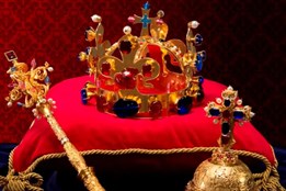 Repliku Českých korunovačních klenotů můžete vidět na Kozlu již ode...