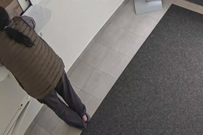 Promiňte, mohu si tu na chvilku zdřímnout?