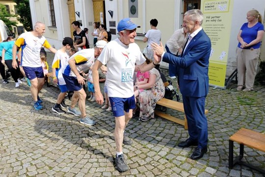 Mírový běh přinesl do Domažlic poselství přátelství a porozumění