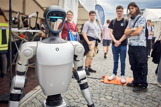 TechTower ožil roboty a drony. Festival Inovujeme Plzeň přilákal tisíce lidí