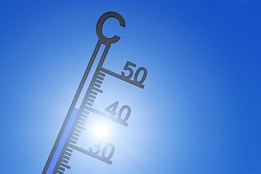 Mrazivé noci na horách střídají letní dny. O víkendu přijde...