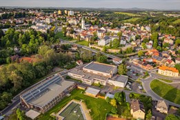Mariánský sloup se po více než půl století vrací na tachovské náměstí