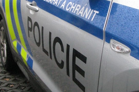 Policisté pronásledovali na dálnici D5 auto s cizinci, přejelo z Německa