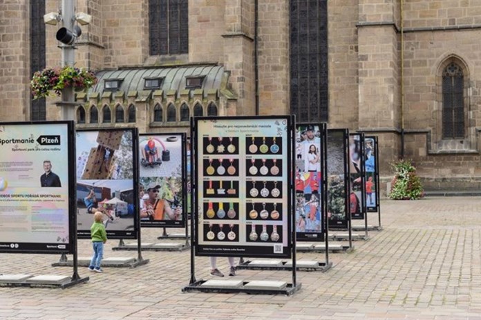 Výstava na náměstí Republiky se ohlíží za deseti lety Sportmanie