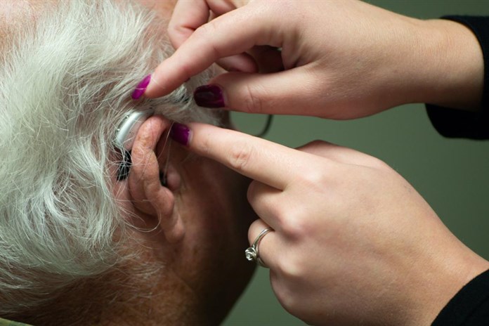 Tichý svět pomáhá lidem se ztrátou sluchu. Služby nabízí i v Rokycanech