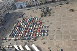 Historické automobily a motorky projely Plzeňskem. Jízda veteránů...