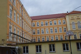 Koronavirus uzavřel další plzeňskou základní školu