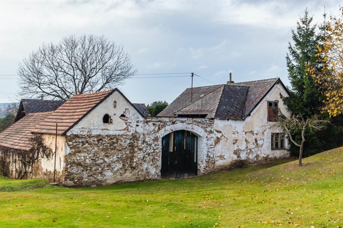 Komfortní stáří vám zajistí pobírání renty a důchodu. Jak získat obojí?