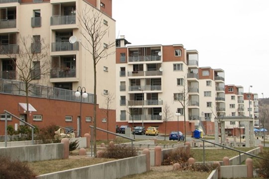 Manželé v důchodu přišli o byt, na další nemají peníze. Teď jim i dalším pomůže sbírka plzeňské radnice