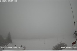 V polohách kolem 500 metrů nasněžilo, v Brdech napadlo až pět...