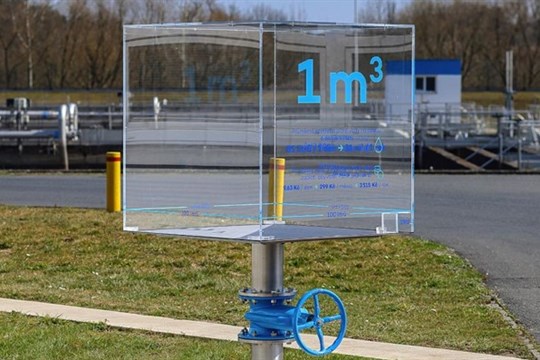 Areál čistírny odpadních vod v Plzni zdobí netradiční krychle