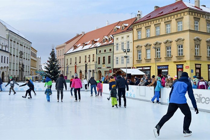 Přeštice přichází s novinkou: Umělé kluziště pro zimní radovánky