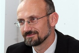 Vzduch v Bernardově táboře houstne. Musíme si to vyříkat interně,...