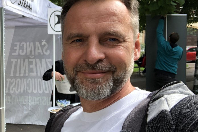 Pirát Pavel Bosák: Reální &quot;primátoři&quot; tohoto města jsou Šindelář a Šlouf