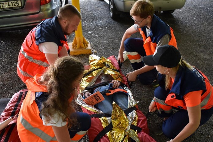 Výsadkář přežil pád díky včasné pomoci záchranářů