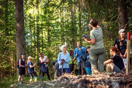 Dobrovolníci a dobrovolnice z Hnutí DUHA pomáhali s revitalizacemi...