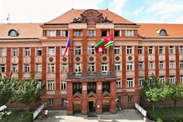 Ve stanovách odmítají kumulaci funkcí. Jak Piráti zareagují na...