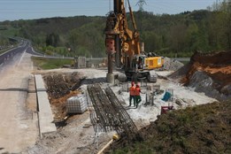 Most mezi Loktem a Novým Sedlem šel k zemi