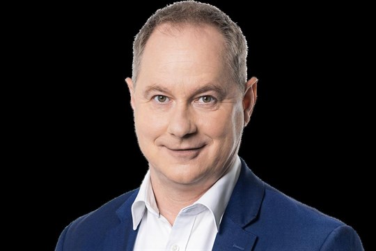 Ministr školství rezignoval kvůli vazbám na obviněného podnikatele