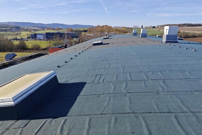 V Domažlicích už má zimní stadion novou střechu, je teď odolnější