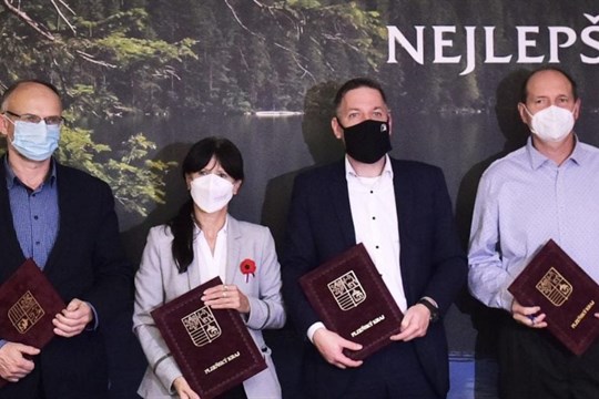 Koaliční strany odchod Pirátů překvapil. Čeká se na plán „B“