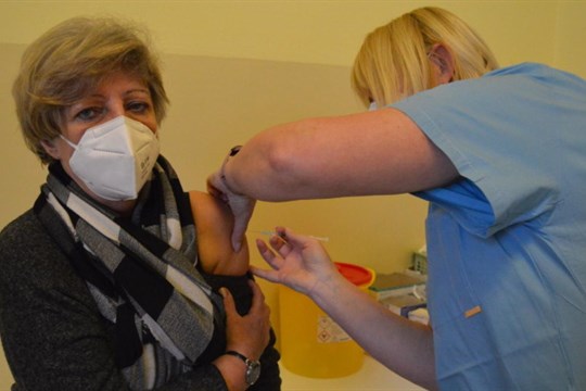 Posilovací dávka očkování proti covid-19 ve Fakultní nemocnici
