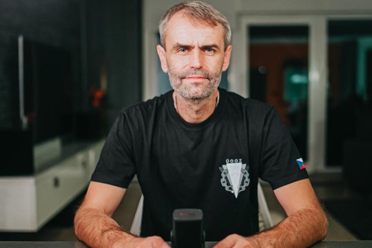 Nebudu politikařit někde na záchodku v Poslanecké sněmovně, říká Robert Šlachta