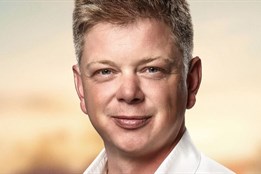 Komentář Pavla Šindeláře: Jak to bylo doopravdy se slibem nezdražit...