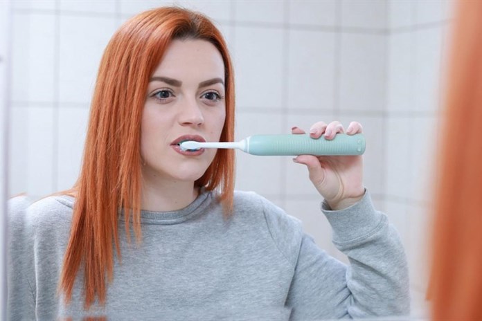 Jak zdravě vybělit zuby? Tahle přírodní cesta funguje!