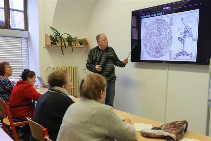 Univerzita třetího věku v Plzni spouští registrace, nabídne i nové obory