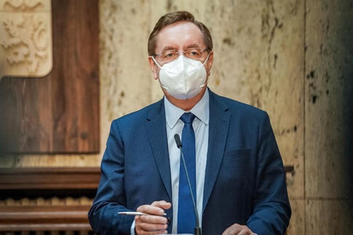 Arenberger rezignuje. Ministrem zdravotnictví bude opět Vojtěch